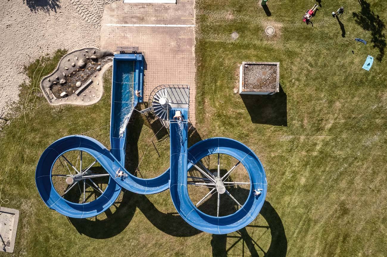 Rutsche im Strandbad von oben